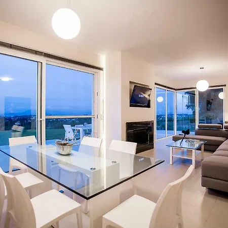 Hill House فيلة Kompítsion