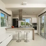 Hill House Villa